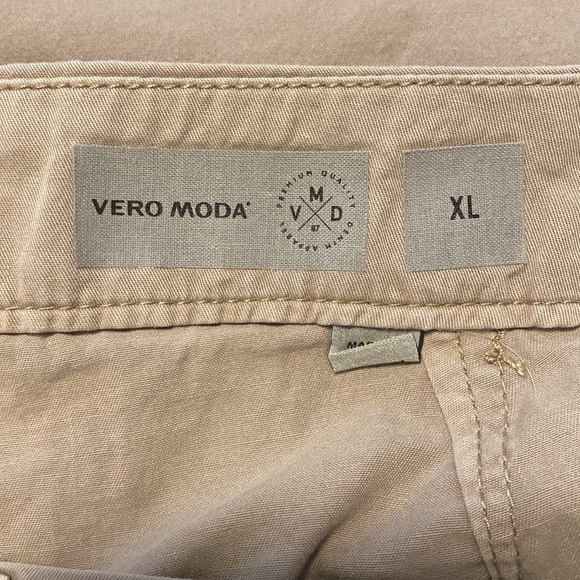 Vero Moda ladies shorts size XL. EUC - Picture 3 of 4